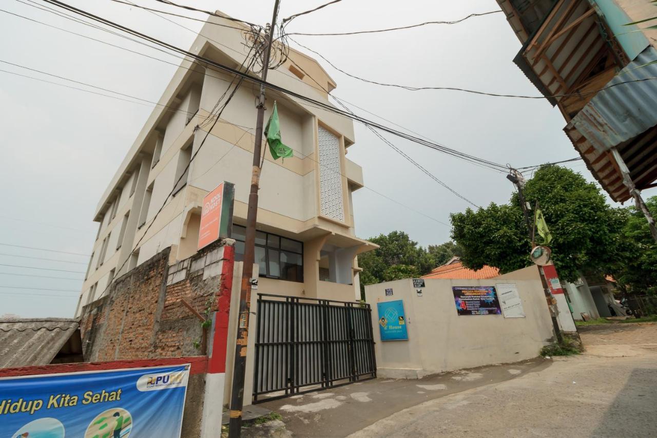 Koolkost Syariah Near Kampus Utama Universitas Budi Luhur Mencil Exterior photo